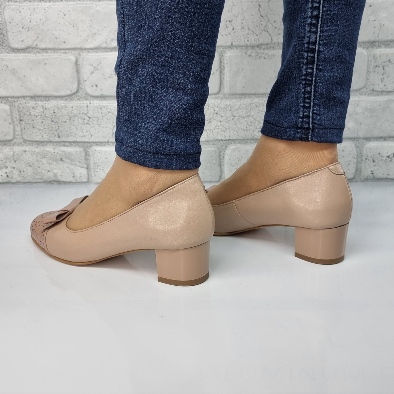 Pantofi Damă Eleganți Din Piele Naturală Nude Box Lac 20165